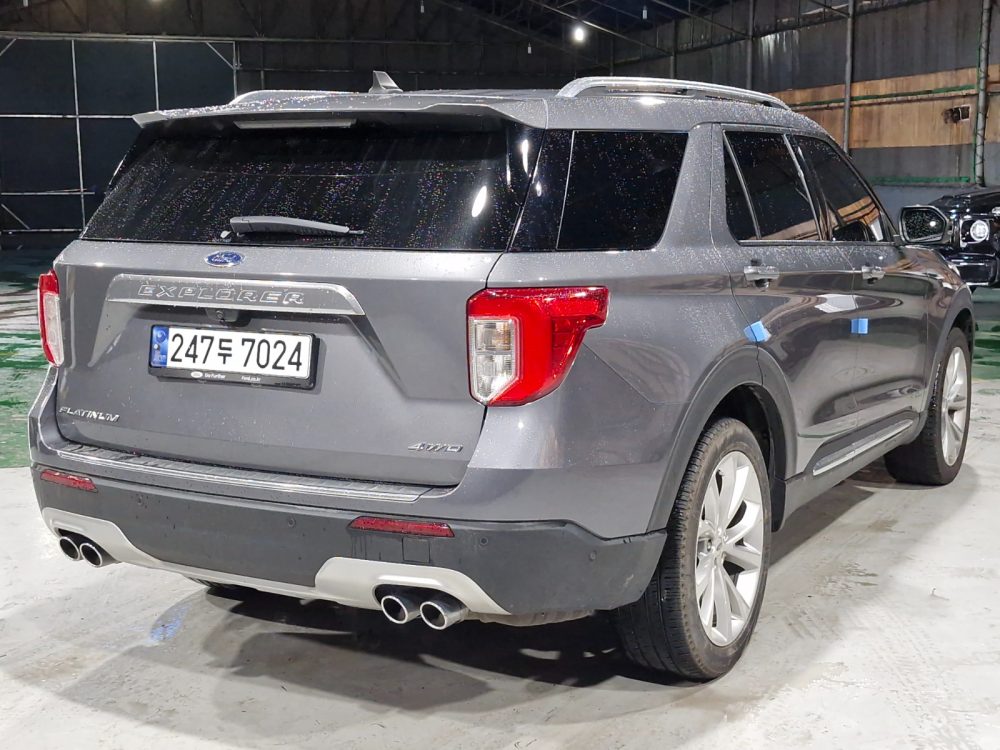 FORD EXPLORER PLATINUM 2021 – V6 EcoBoost de 3.0 L  / 4×4 / 6 Pasajeros - Imagen 8