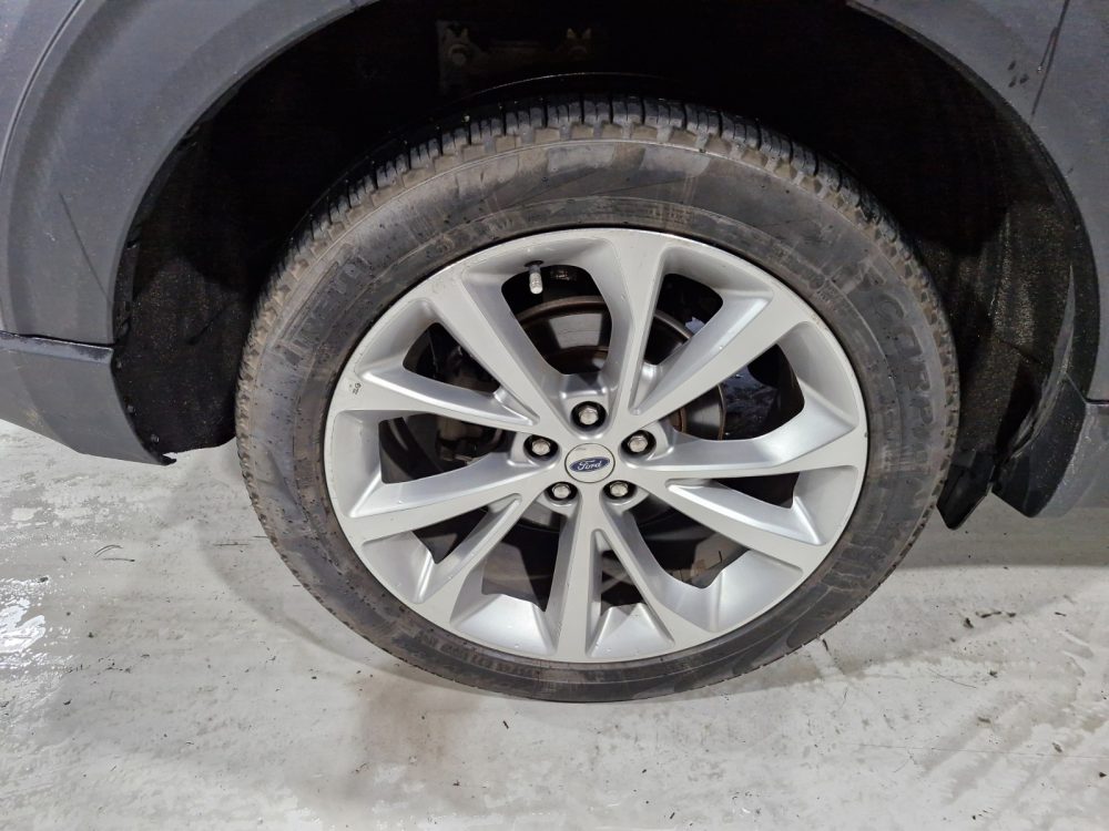 FORD EXPLORER PLATINUM 2021 – V6 EcoBoost de 3.0 L  / 4×4 / 6 Pasajeros - Imagen 9