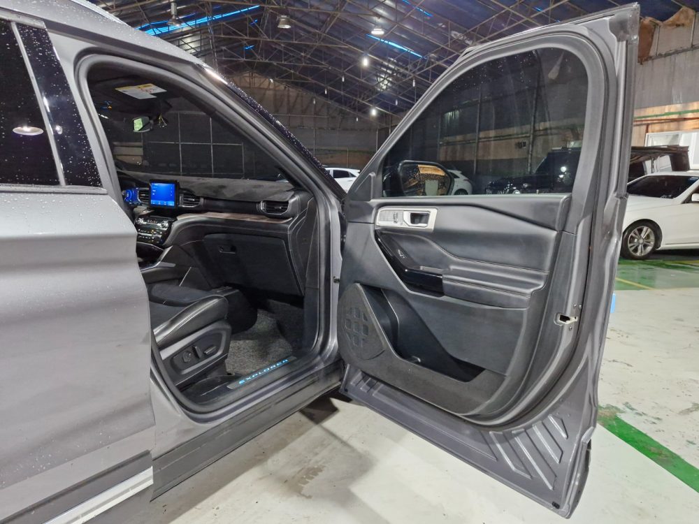 FORD EXPLORER PLATINUM 2021 – V6 EcoBoost de 3.0 L  / 4×4 / 6 Pasajeros - Imagen 10