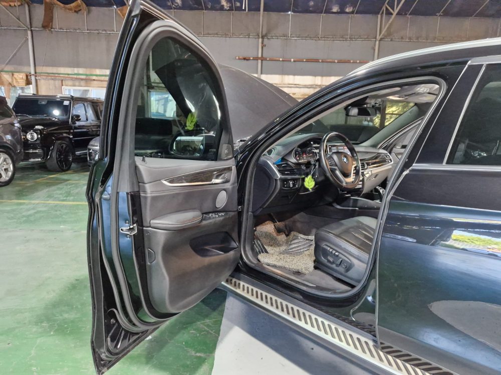 BMW X6 30d 2018 – 3.0CC TwinPowerTurbo Diesel / 4X4 / 5 Pasajeros - Imagen 13