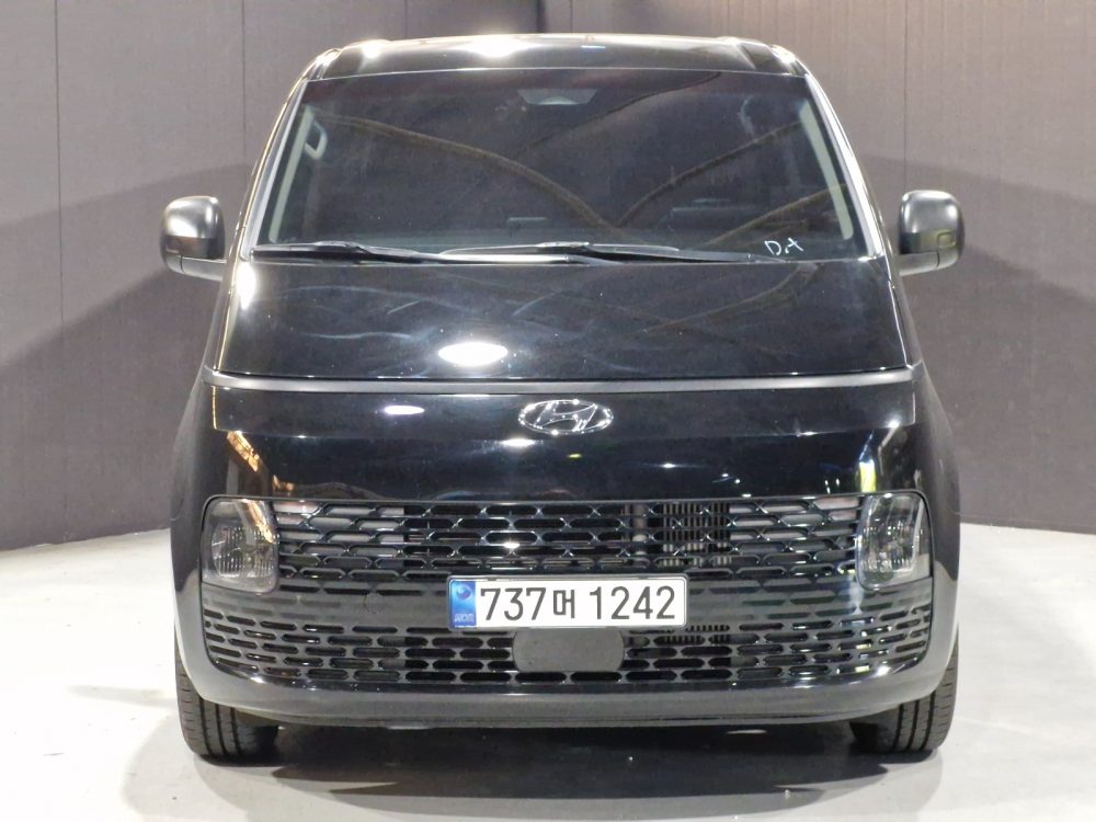 HYUNDAI STARIA 2023 – 2.2CC Turbo Diesel / 11 Pasajeros / 4×2 / cámara retro - Imagen 3