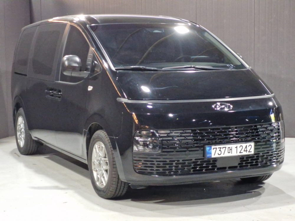 HYUNDAI STARIA 2023 – 2.2CC Turbo Diesel / 11 Pasajeros / 4×2 / cámara retro