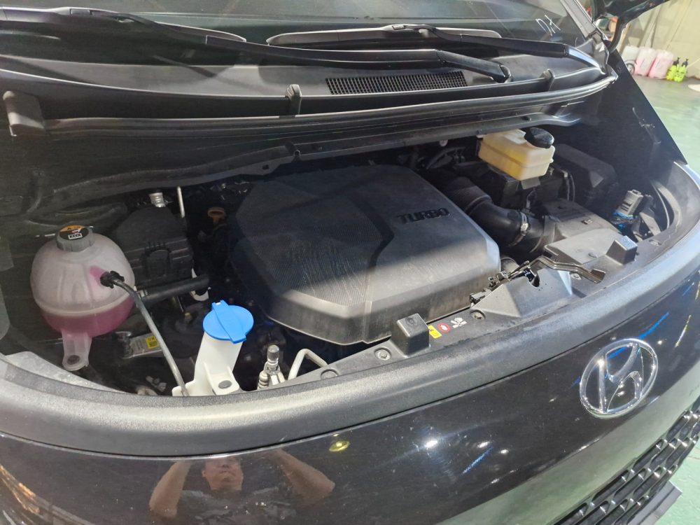 HYUNDAI STARIA 2023 – 2.2CC Turbo Diesel / 11 Pasajeros / 4×2 / cámara retro - Imagen 6