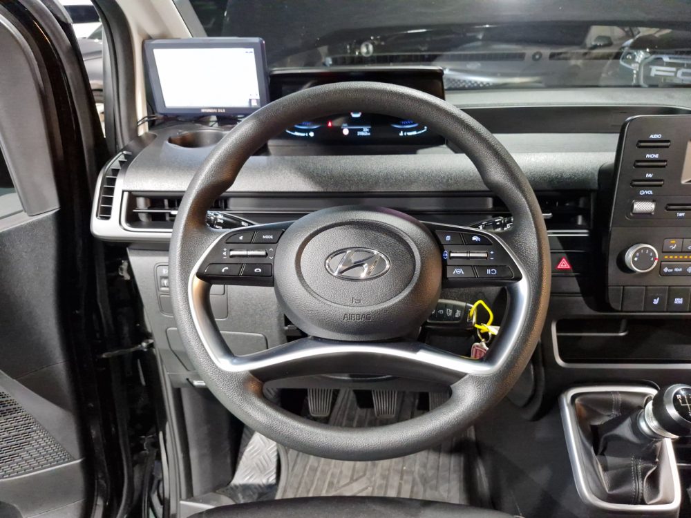HYUNDAI STARIA 2023 – 2.2CC Turbo Diesel / 11 Pasajeros / 4×2 / cámara retro - Imagen 10