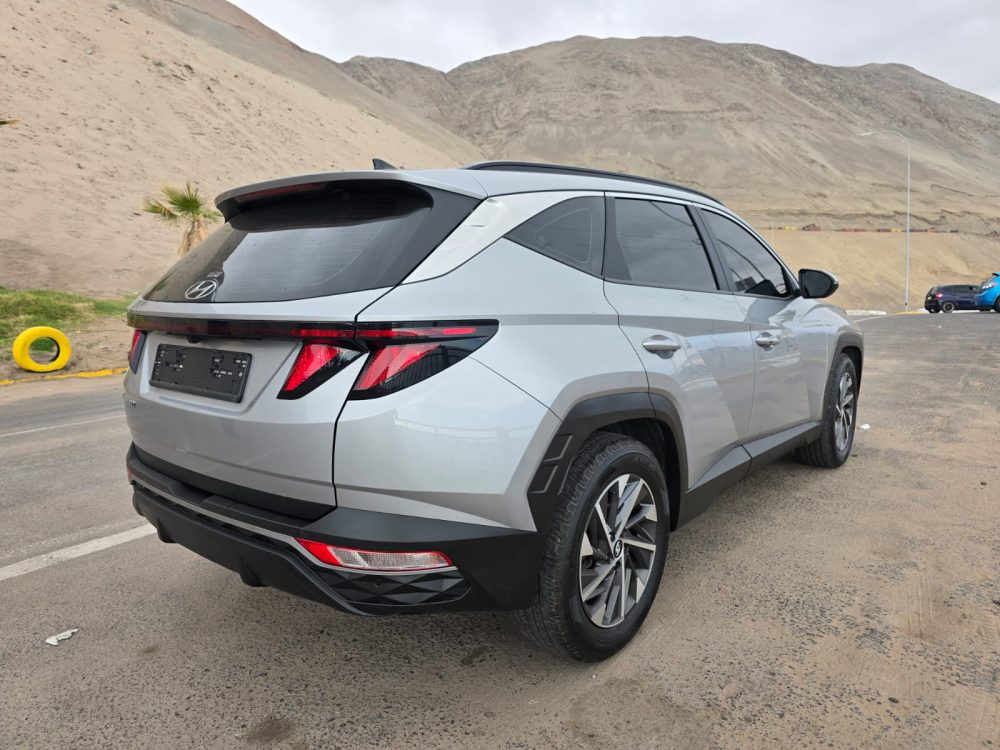 HYUNDAI TUCSON 2022 – 2.0CC Turbo Diesel / 5 Pasajeros / 4×2 - Imagen 9