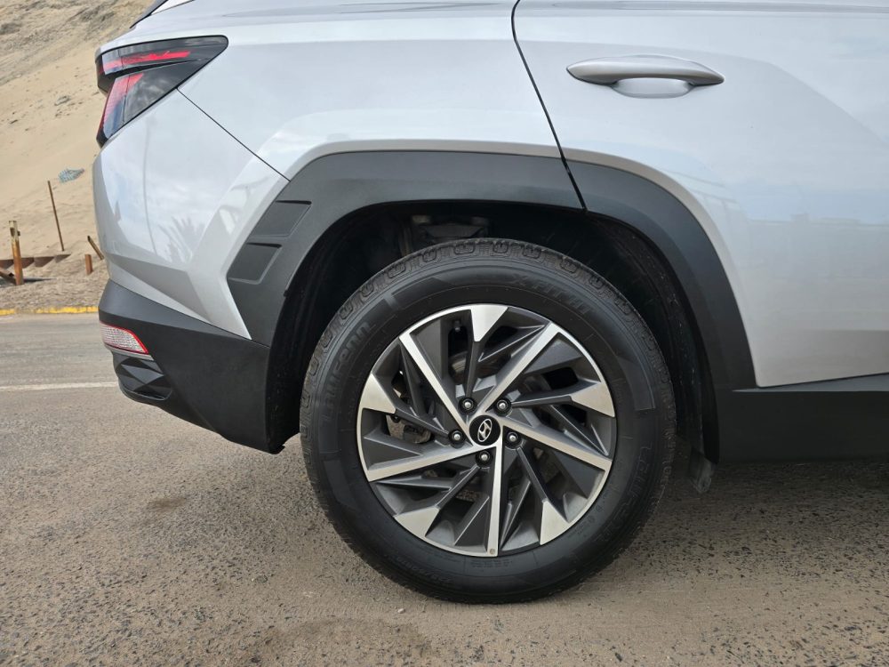 HYUNDAI TUCSON 2022 – 2.0CC Turbo Diesel / 5 Pasajeros / 4×2 - Imagen 19