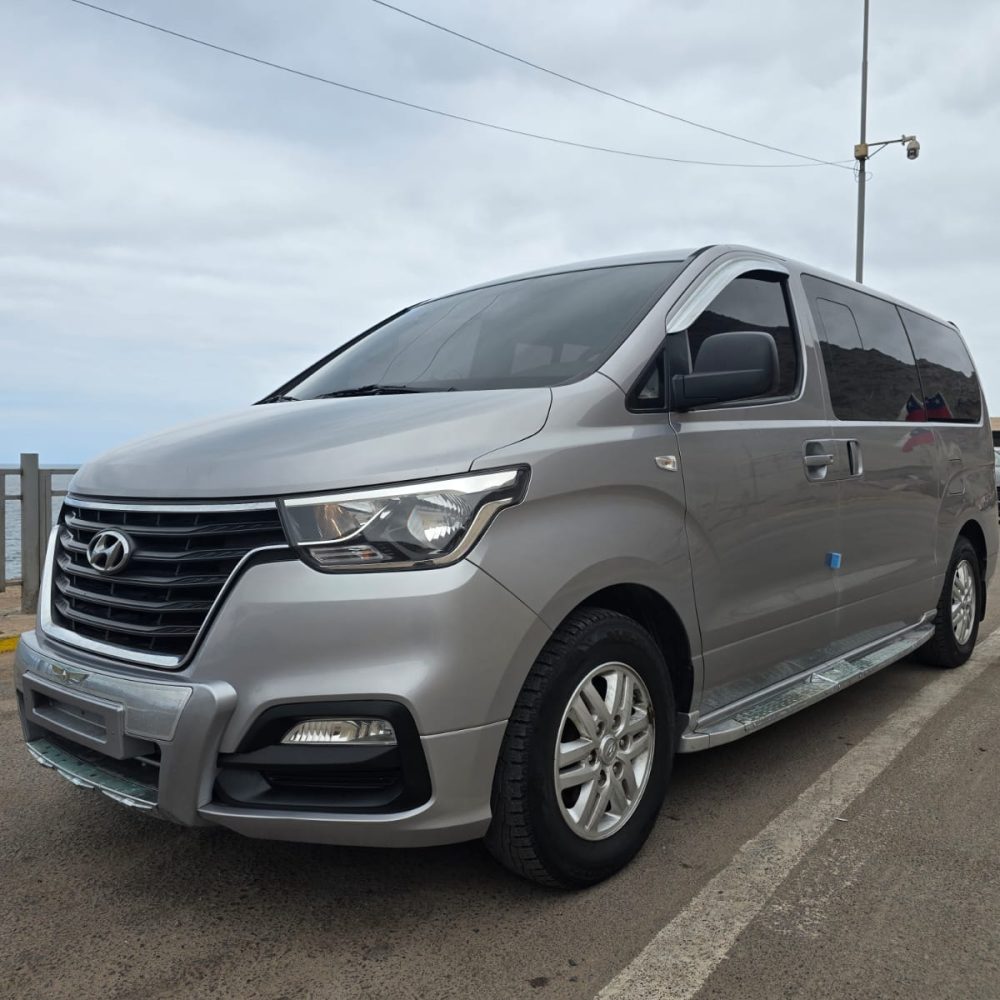 HYUNDAI GRAND STAREX 2019 – 2.5cc Turbo Diesel / 5 Pasajeros / 4×2 / Automático-Secuencial
