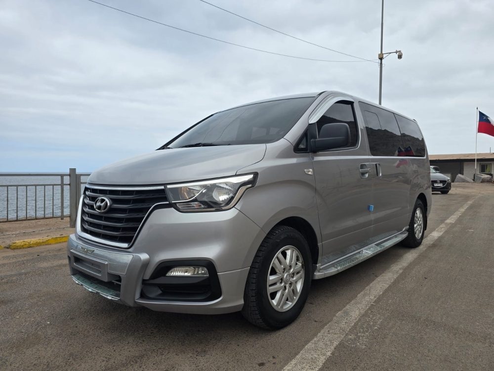HYUNDAI GRAND STAREX 2019 – 2.5cc Turbo Diesel / 5 Pasajeros / 4×2 / Automático-Secuencial