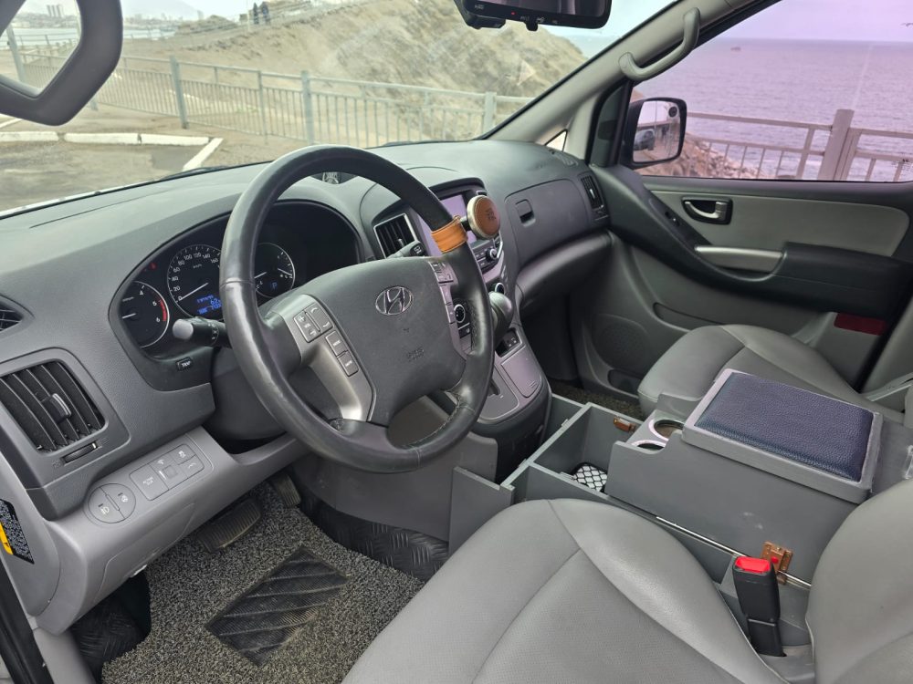 HYUNDAI GRAND STAREX 2019 – 2.5cc Turbo Diesel / 5 Pasajeros / 4×2 / Automático-Secuencial - Imagen 10
