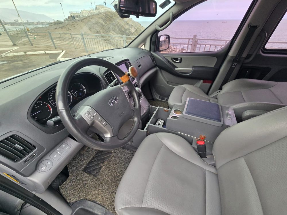 HYUNDAI GRAND STAREX 2019 – 2.5cc Turbo Diesel / 5 Pasajeros / 4×2 / Automático-Secuencial - Imagen 13