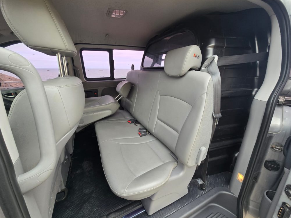 HYUNDAI GRAND STAREX 2019 – 2.5cc Turbo Diesel / 5 Pasajeros / 4×2 / Automático-Secuencial - Imagen 11