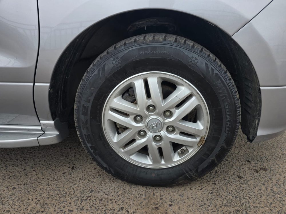 HYUNDAI GRAND STAREX 2019 – 2.5cc Turbo Diesel / 5 Pasajeros / 4×2 / Automático-Secuencial - Imagen 14