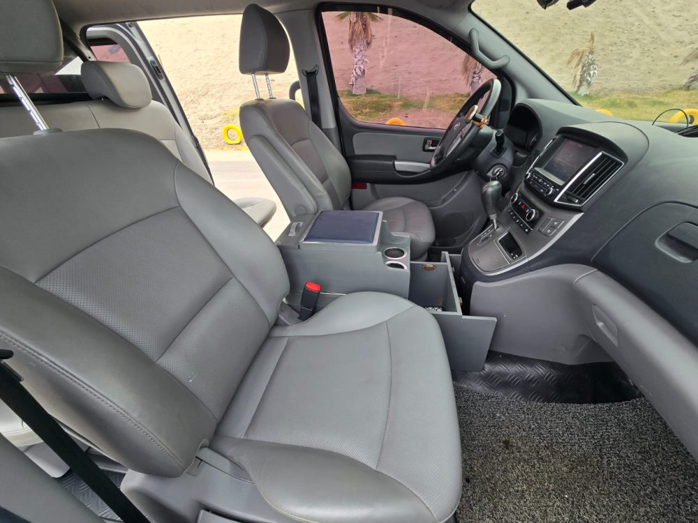 HYUNDAI GRAND STAREX 2019 – 2.5cc Turbo Diesel / 5 Pasajeros / 4×2 / Automático-Secuencial - Imagen 17
