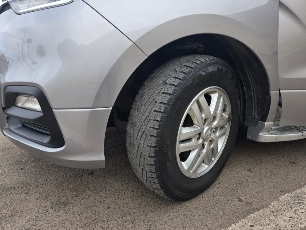 HYUNDAI GRAND STAREX 2019 – 2.5cc Turbo Diesel / 5 Pasajeros / 4×2 / Automático-Secuencial - Imagen 16