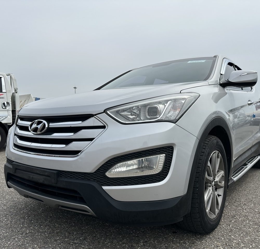 HYUNDAI SANTAFE 2013 – 2.0CC Turbo Diesel / 7 Pasajeros / 4×2