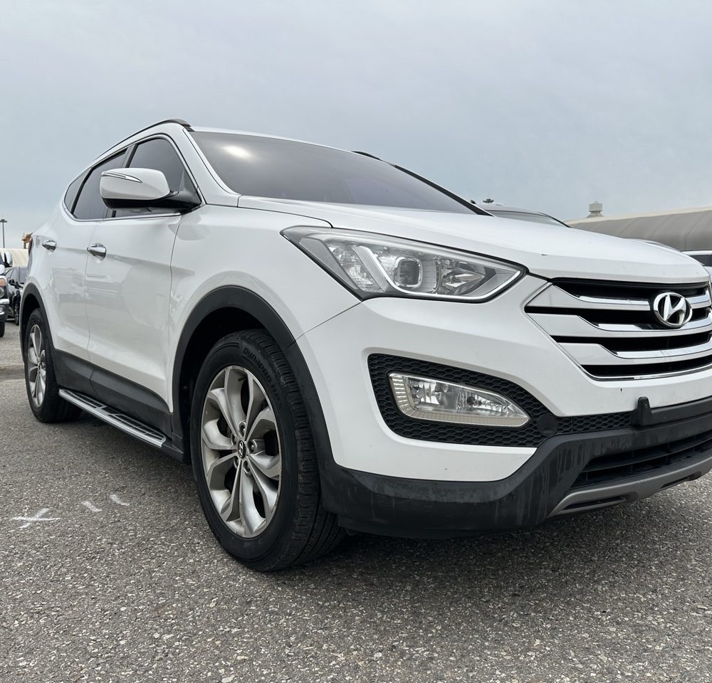 HYUNDAI SANTAFE 2013 – 2.0CC Turbo Diesel / 7 Pasajeros / 4×2 /CAMARA RETRO