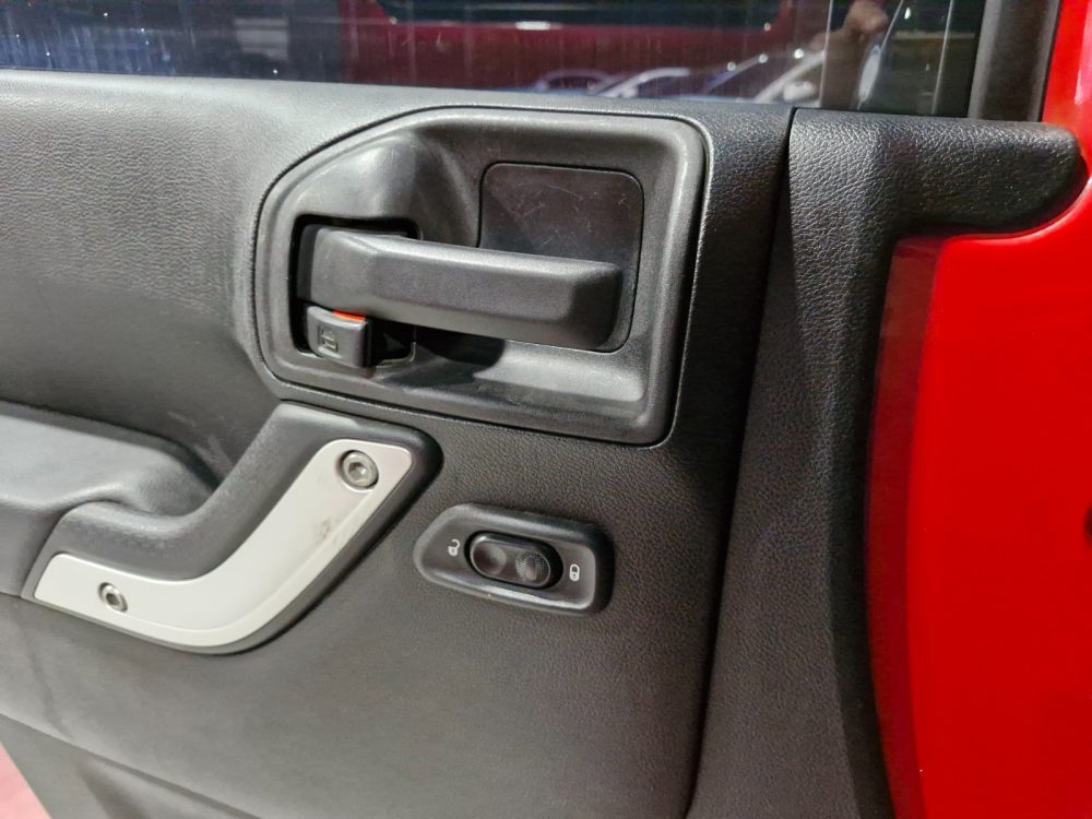 JEEP WRANGLER RUBICON 2014 – 2.8 DIESEL / 5 PASAJEROS / 4X4 / - Imagen 19