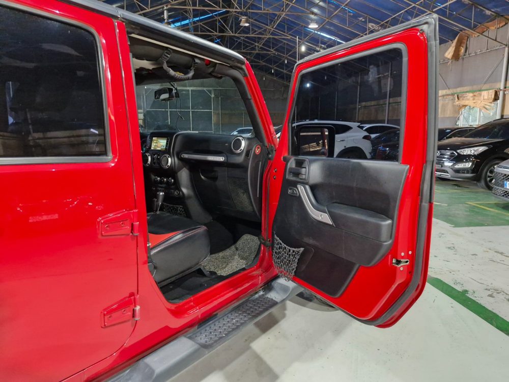 JEEP WRANGLER RUBICON 2014 – 2.8 DIESEL / 5 PASAJEROS / 4X4 / - Imagen 10