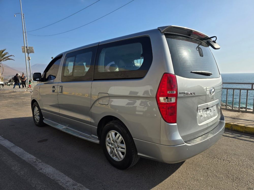 HYUNDAI GRAND STAREX 2020 – 2.5cc Turbo Diesel / 12 Pasajeros / 4×2 / Automático-Secuencial - Imagen 8