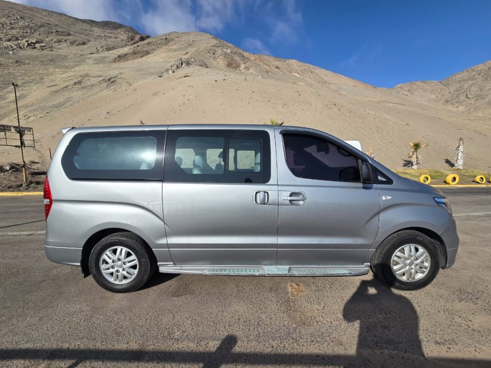 HYUNDAI GRAND STAREX 2020 – 2.5cc Turbo Diesel / 12 Pasajeros / 4×2 / Automático-Secuencial - Imagen 9