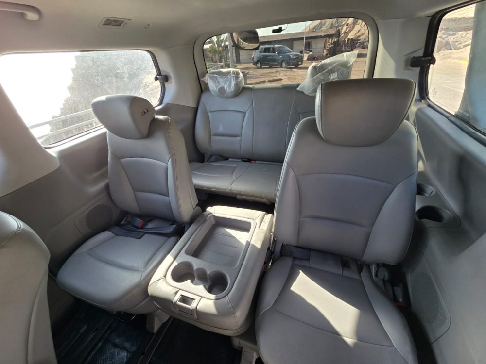 HYUNDAI GRAND STAREX 2020 – 2.5cc Turbo Diesel / 12 Pasajeros / 4×2 / Automático-Secuencial - Imagen 16