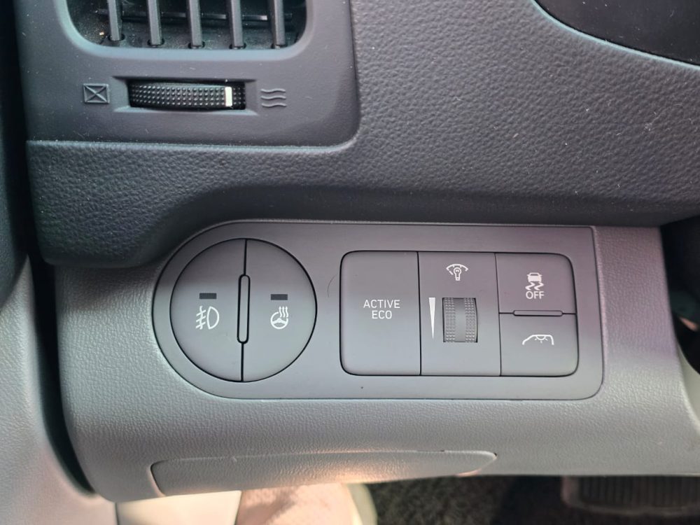 HYUNDAI GRAND STAREX 2020 – 2.5cc Turbo Diesel / 12 Pasajeros / 4×2 / Automático-Secuencial - Imagen 21