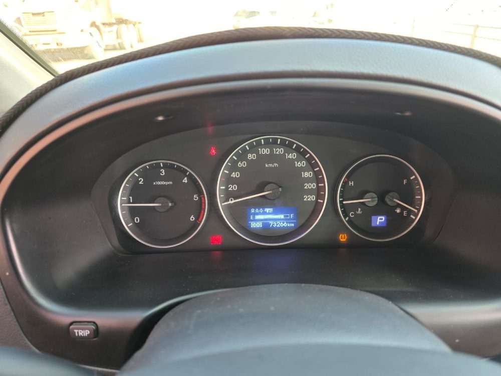 HYUNDAI GRAND STAREX 2020 – 2.5cc Turbo Diesel / 12 Pasajeros / 4×2 / Automático-Secuencial - Imagen 24