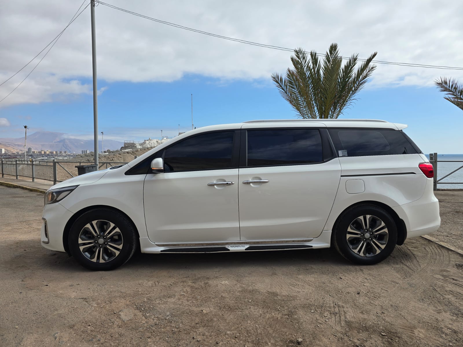 KIA CARNIVAL 2019 – 2.2cc Turbo Diesel / 4×2 / 9 Pasajeros / Cámara de retroceso - Imagen 8