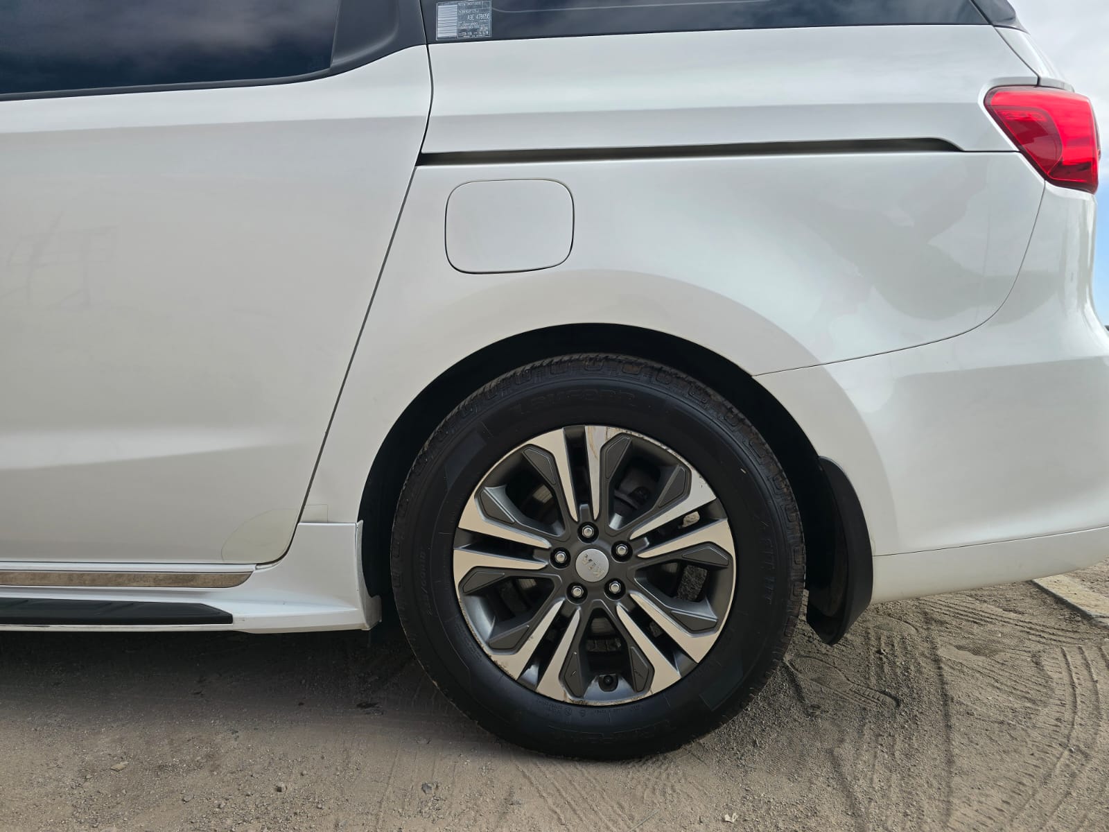 KIA CARNIVAL 2019 – 2.2cc Turbo Diesel / 4×2 / 9 Pasajeros / Cámara de retroceso - Imagen 10