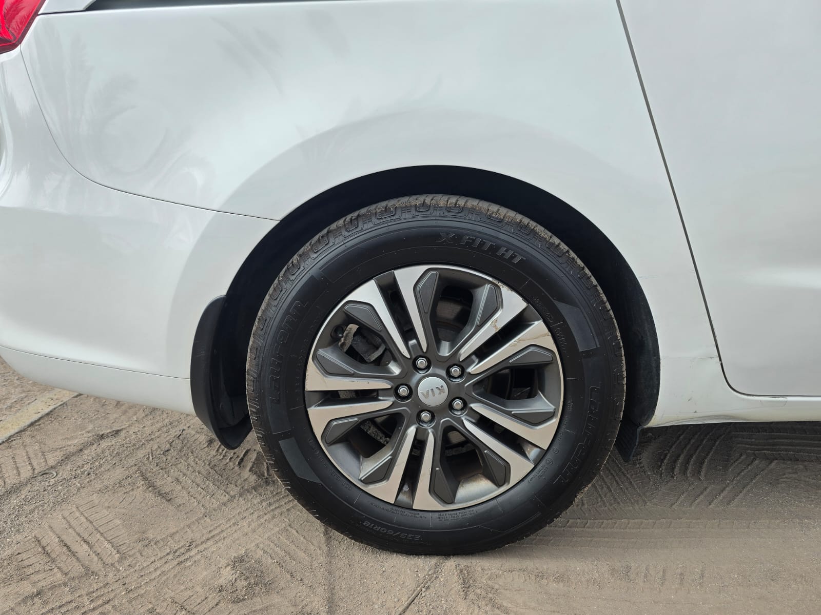 KIA CARNIVAL 2019 – 2.2cc Turbo Diesel / 4×2 / 9 Pasajeros / Cámara de retroceso - Imagen 11