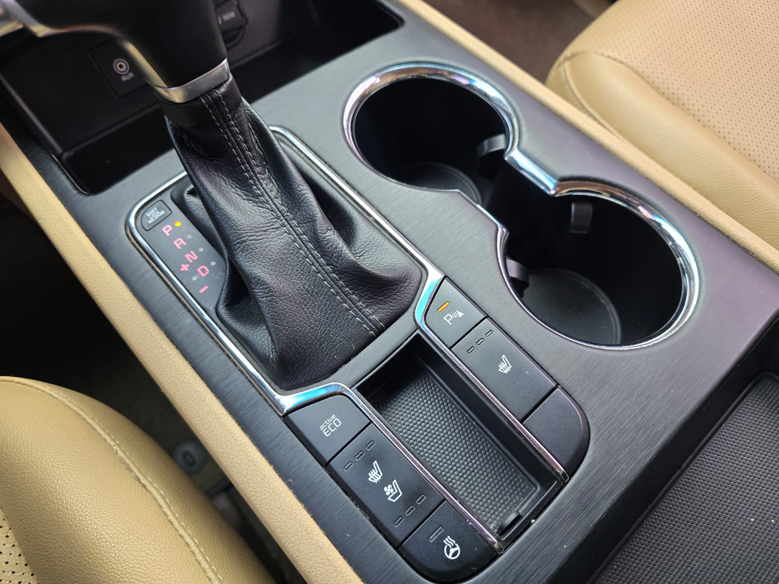 KIA CARNIVAL 2019 – 2.2cc Turbo Diesel / 4×2 / 9 Pasajeros / Cámara de retroceso - Imagen 26