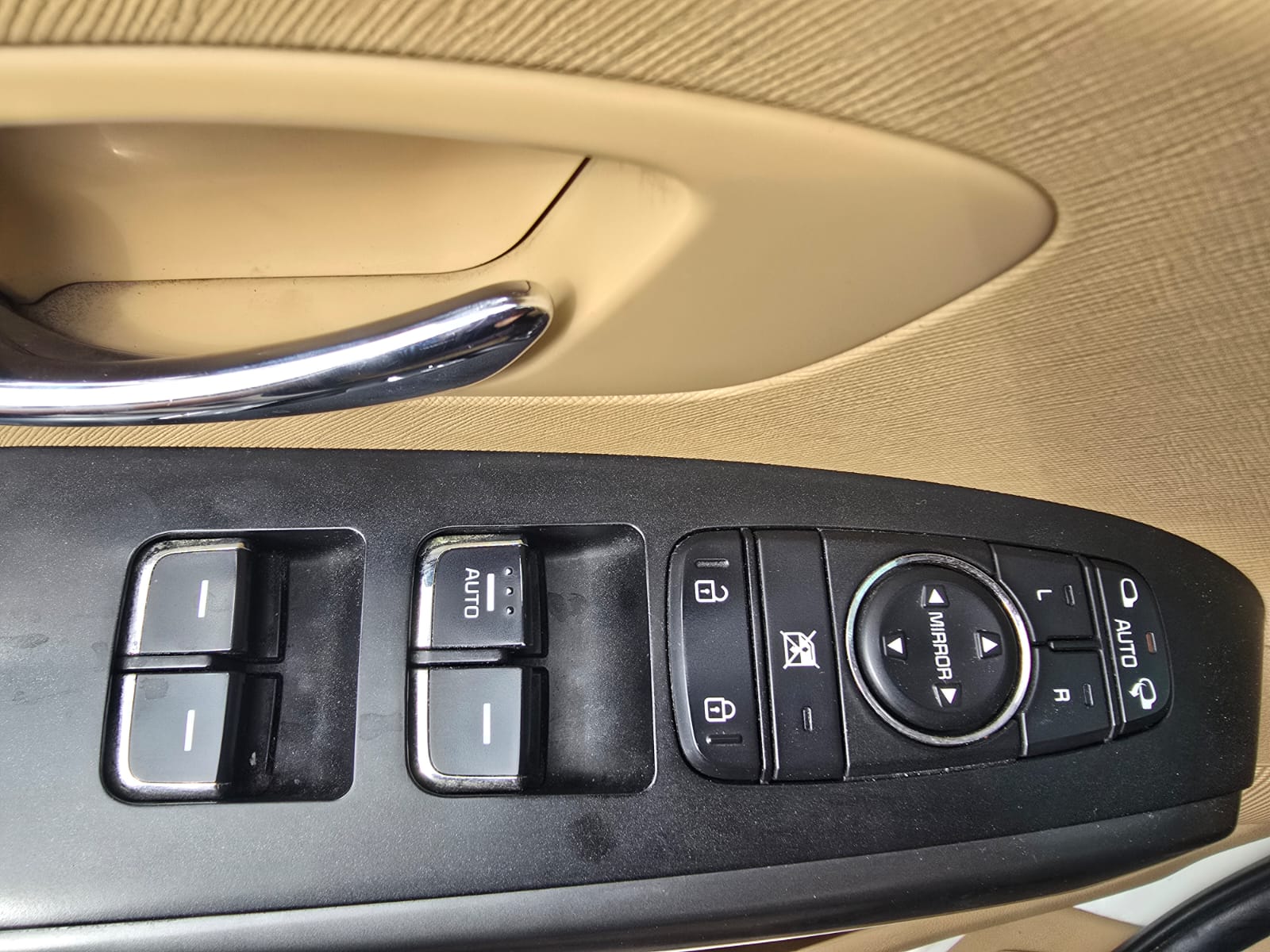 KIA CARNIVAL 2019 – 2.2cc Turbo Diesel / 4×2 / 9 Pasajeros / Cámara de retroceso - Imagen 27