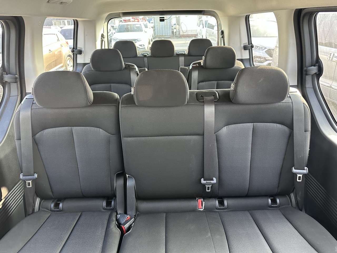 HYUNDAI STARIA 2022 – 2.2cc Turbo Diesel / 11 Pasajeros / 4×2 / MECANICA 6TA - Imagen 12