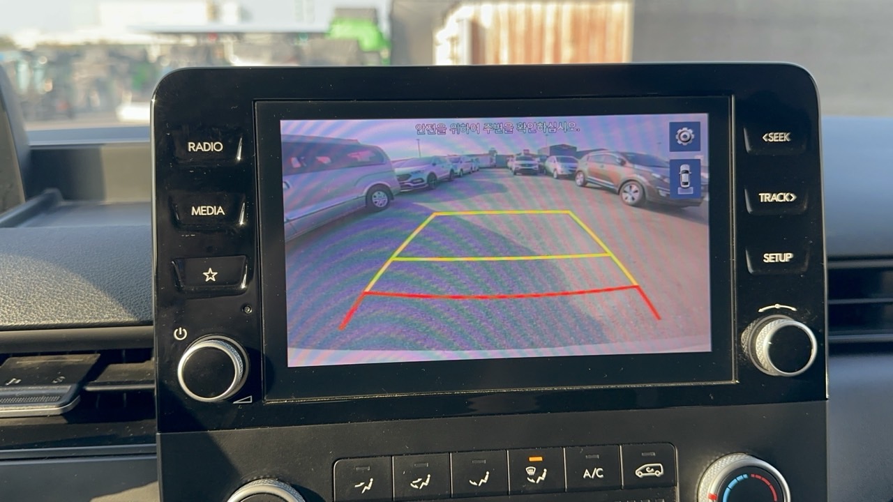 HYUNDAI STARIA 2022 – 2.2cc Turbo Diesel / 11 Pasajeros / 4×2 / MECANICA 6TA - Imagen 13