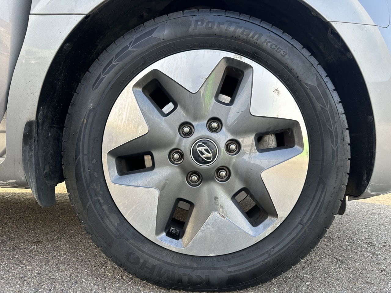 HYUNDAI STARIA 2022 – 2.2cc Turbo Diesel / 11 Pasajeros / 4×2 / MECANICA 6TA - Imagen 17