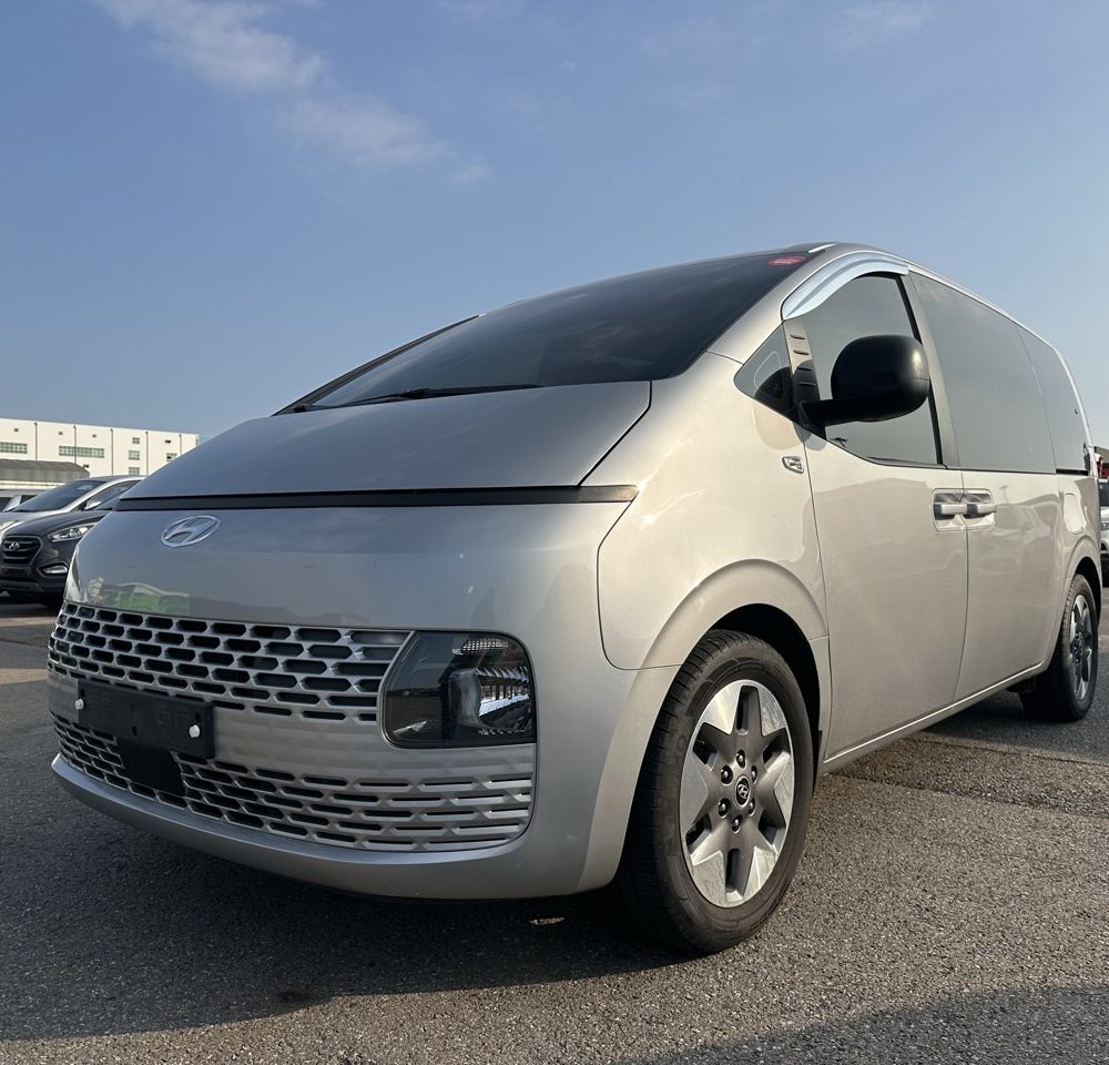 HYUNDAI STARIA 2022 – 2.2cc Turbo Diesel / 11 Pasajeros / 4×2 / MECANICA 6TA