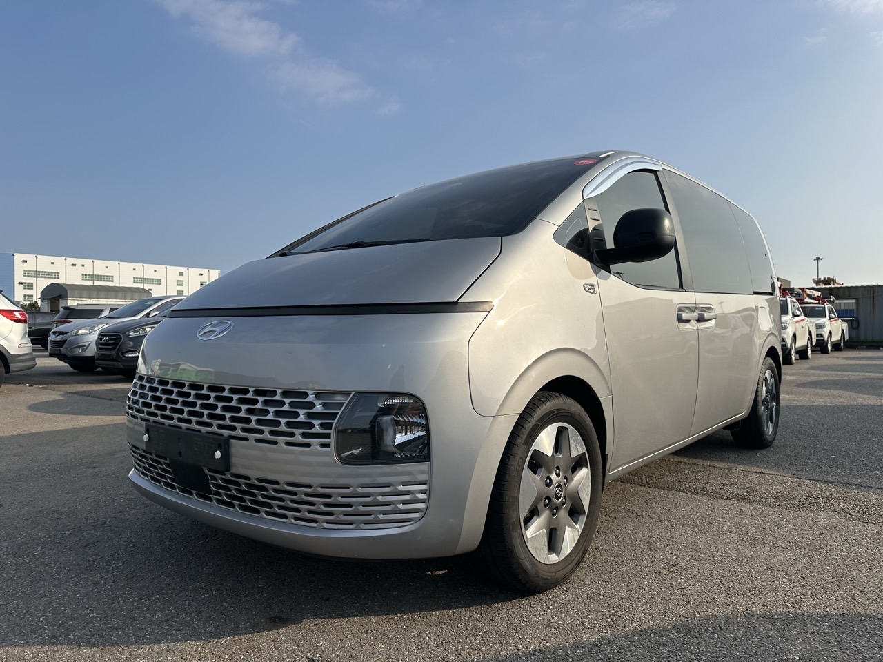 HYUNDAI STARIA 2022 – 2.2cc Turbo Diesel / 11 Pasajeros / 4×2 / MECANICA 6TA