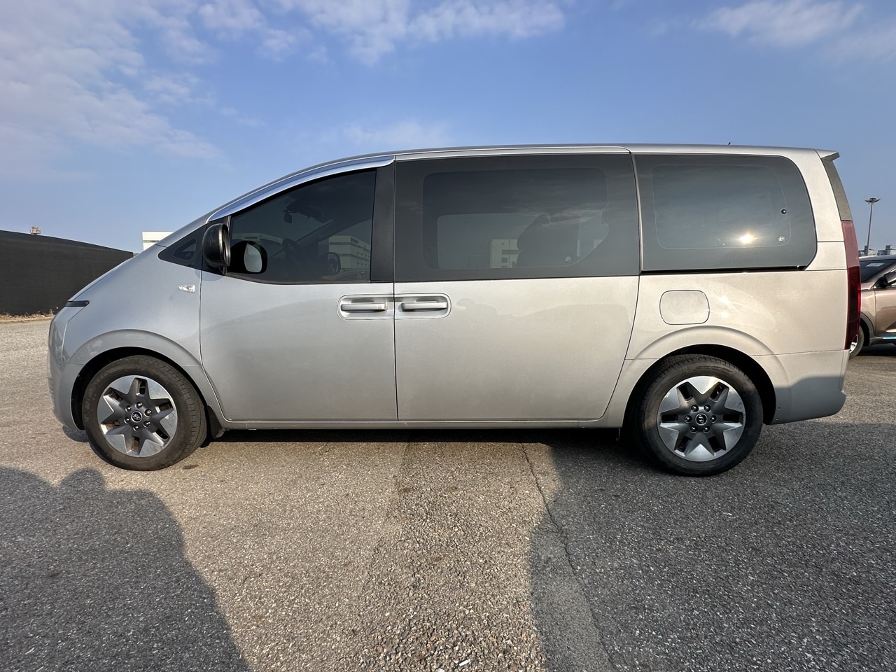 HYUNDAI STARIA 2022 – 2.2cc Turbo Diesel / 11 Pasajeros / 4×2 / MECANICA 6TA - Imagen 3