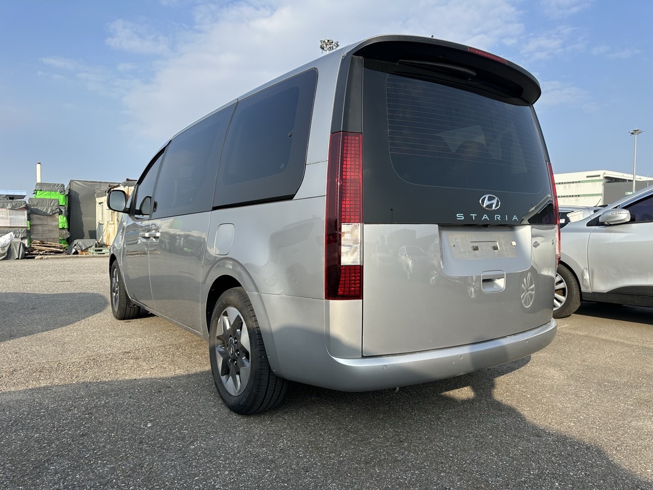 HYUNDAI STARIA 2022 – 2.2cc Turbo Diesel / 11 Pasajeros / 4×2 / MECANICA 6TA - Imagen 4