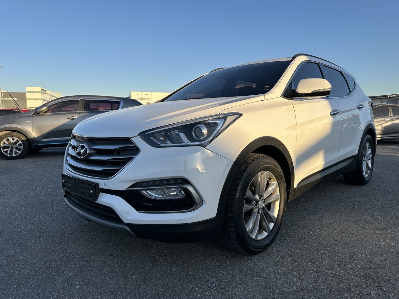 HYUNDAI SANTA FE 2018 – 2.0cc Turbo Diesel / 4×2 / 7 Pasajeros / Camara retro