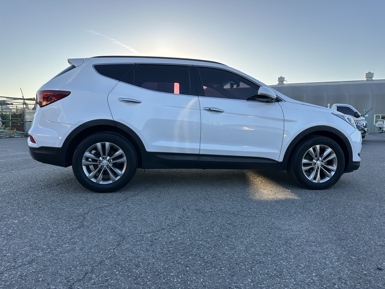 HYUNDAI SANTA FE 2018 – 2.0cc Turbo Diesel / 4×2 / 7 Pasajeros / Camara retro - Imagen 8