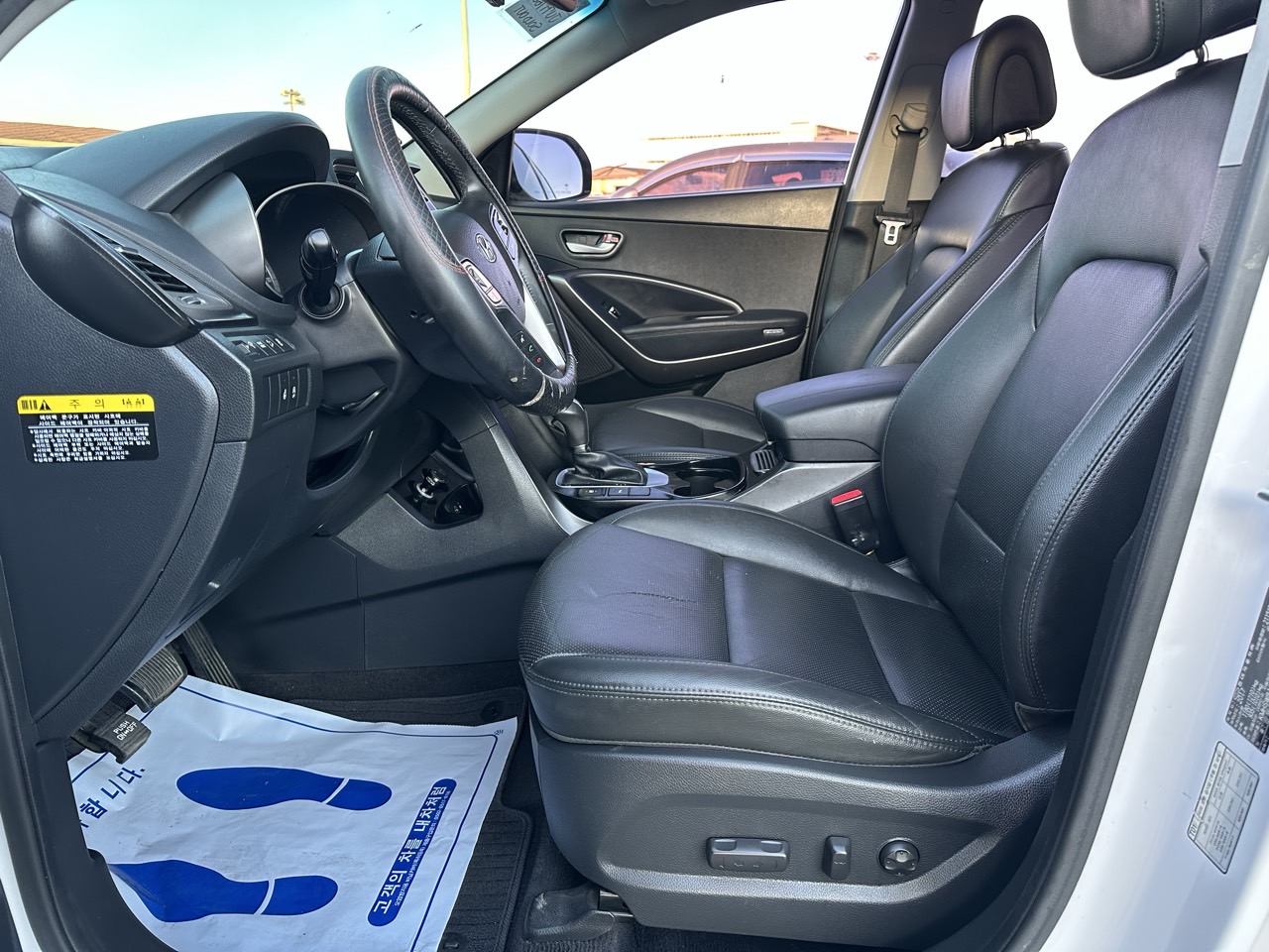 HYUNDAI SANTA FE 2018 – 2.0cc Turbo Diesel / 4×2 / 7 Pasajeros / Camara retro - Imagen 11