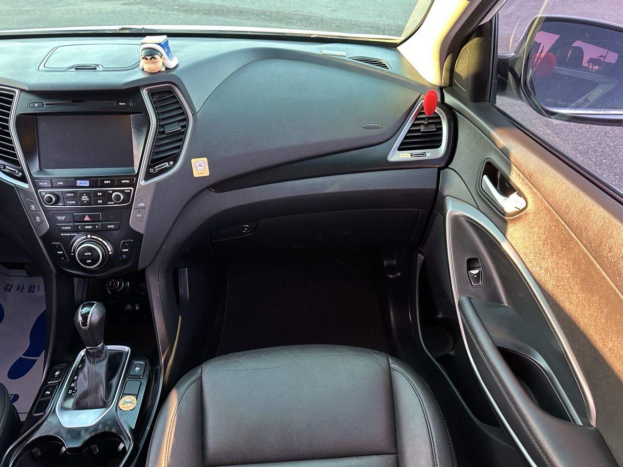 HYUNDAI SANTA FE 2018 – 2.0cc Turbo Diesel / 4×2 / 7 Pasajeros / Camara retro - Imagen 22