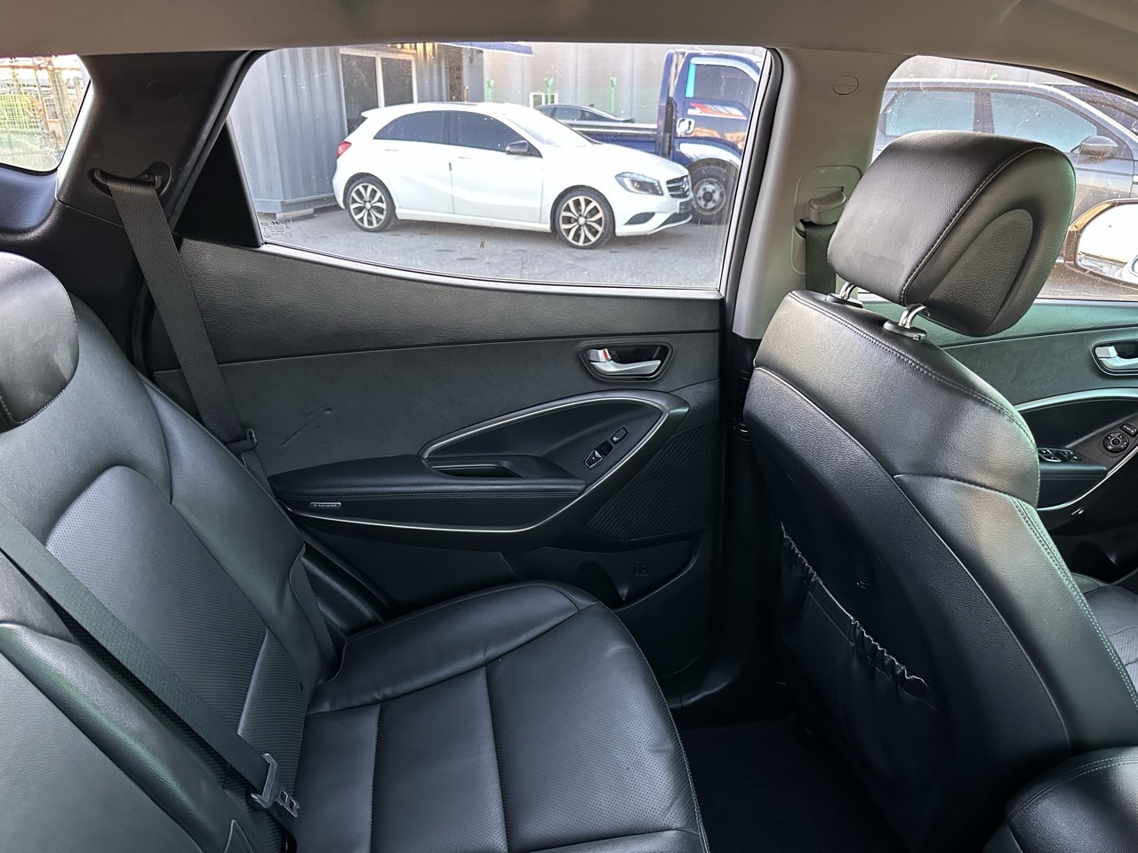 HYUNDAI SANTA FE 2018 – 2.0cc Turbo Diesel / 4×2 / 7 Pasajeros / Camara retro - Imagen 24