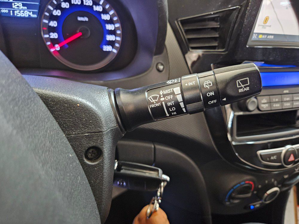 HYUNDAI ACCENT 2014 – 1.6cc Turbo Diesel / 4×2 / 5 Pasajeros / Camara retro - Imagen 21