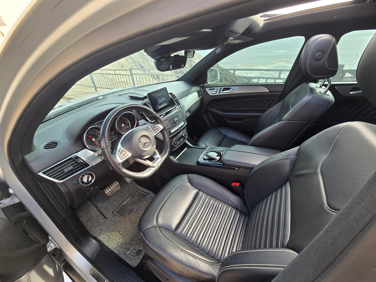 MERCEDES BENZ GLE 350d COUPE 2018 - 3.0cc Turbo Diesel / 5 Pasajeros / 4Matic / Kit AMG - Imagen 10