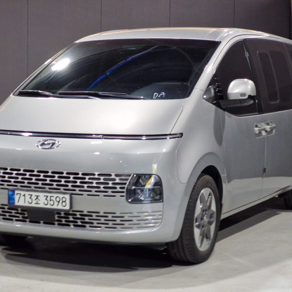 HYUNDAI STARIA 2023 – 2.2cc Turbo Diesel / 11 Pasajeros / 4×2 / Automático-Secuencial