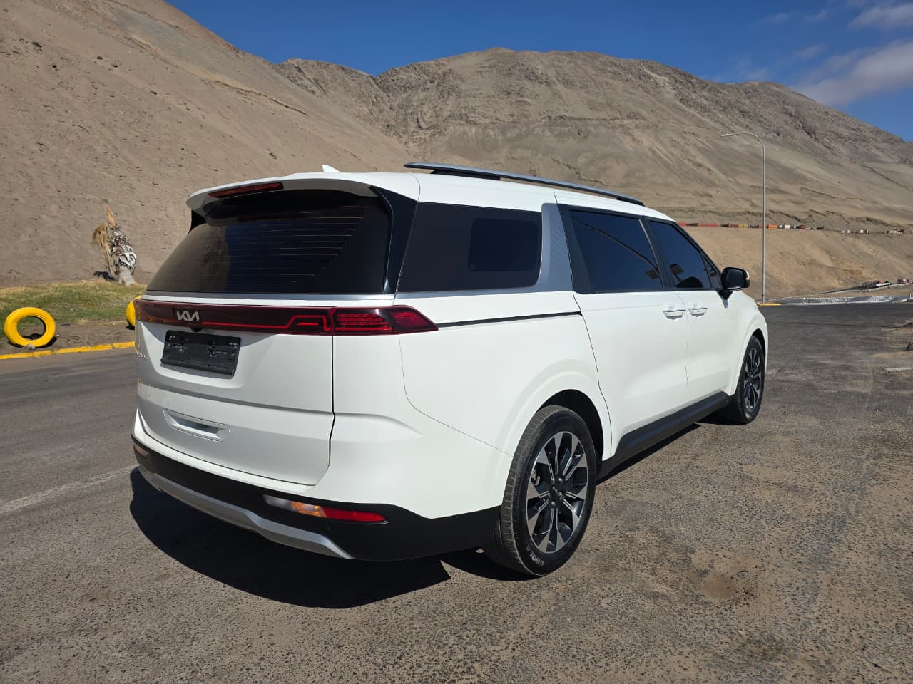 KIA CARNIVAL 2022 – 2.2cc Turbo Diesel / 4×2 / 9 Pasajeros / Puertas Eléctricas / Cámara de retroceso - Imagen 6