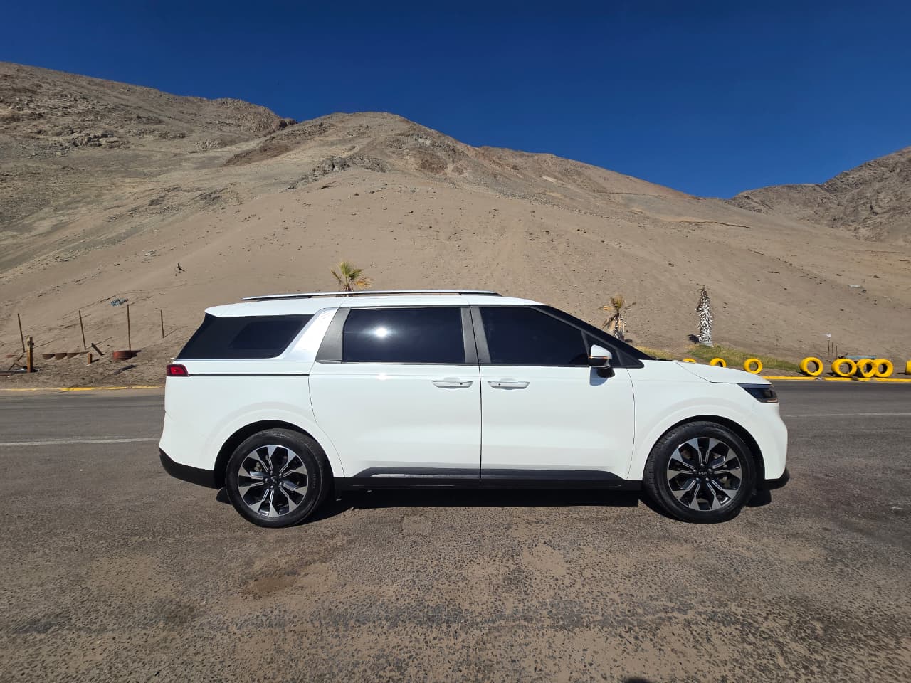 KIA CARNIVAL 2022 – 2.2cc Turbo Diesel / 4×2 / 9 Pasajeros / Puertas Eléctricas / Cámara de retroceso - Imagen 7