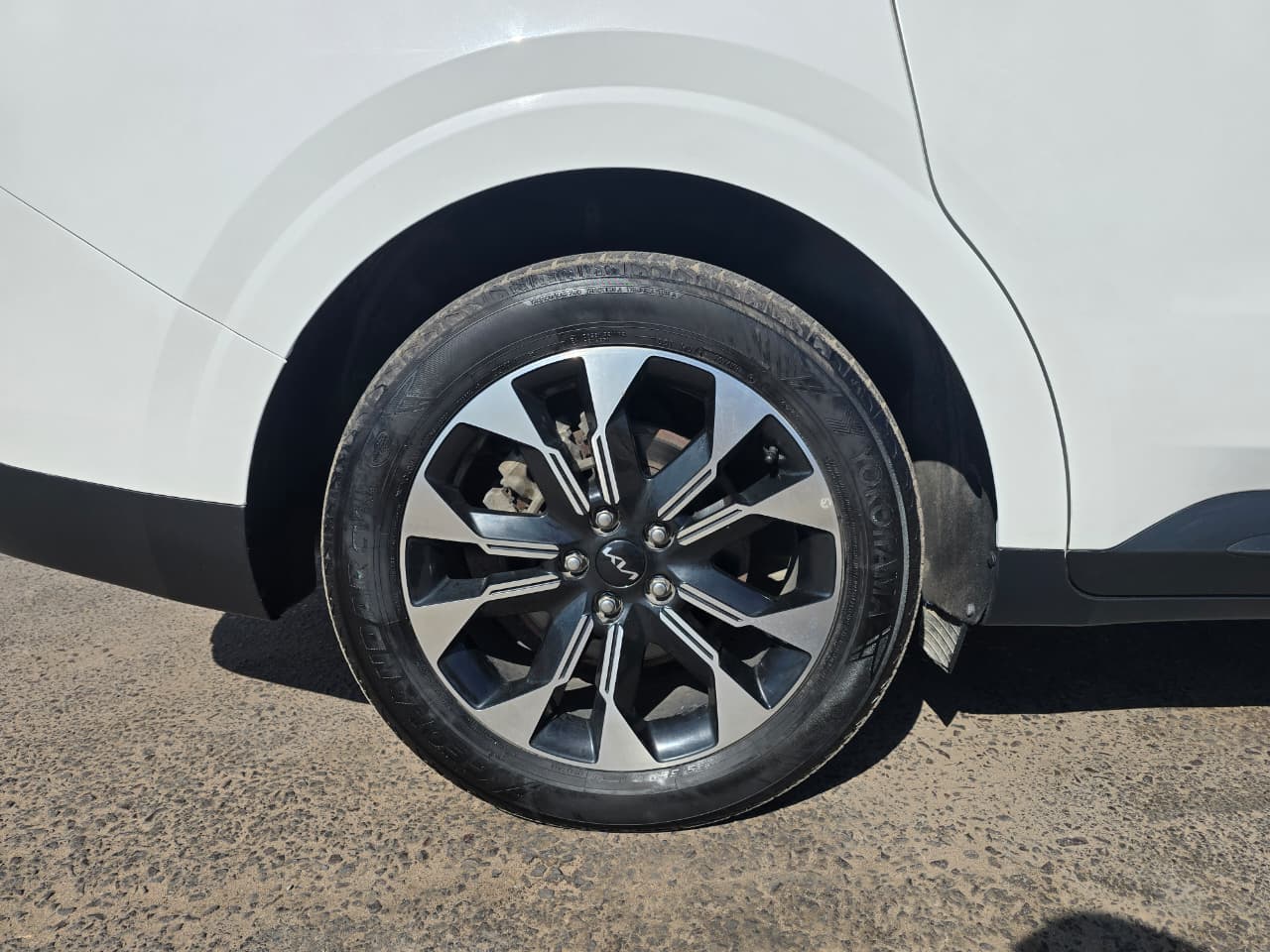 KIA CARNIVAL 2022 – 2.2cc Turbo Diesel / 4×2 / 9 Pasajeros / Puertas Eléctricas / Cámara de retroceso - Imagen 12